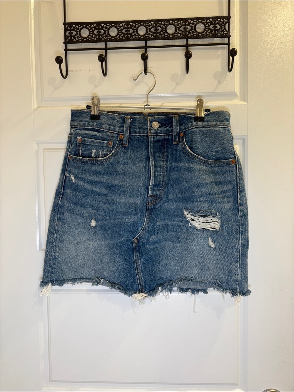 Levi’s Premium Distressed Raw Hem Denim Mini Skirt Size 28